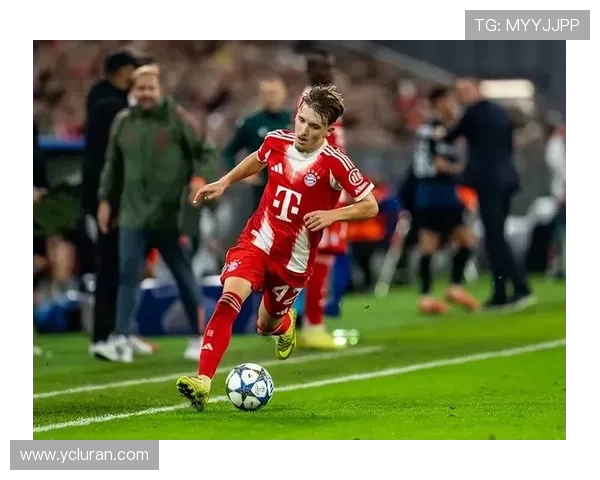 拜仁与17岁小将梅孔卡多佐完成续约